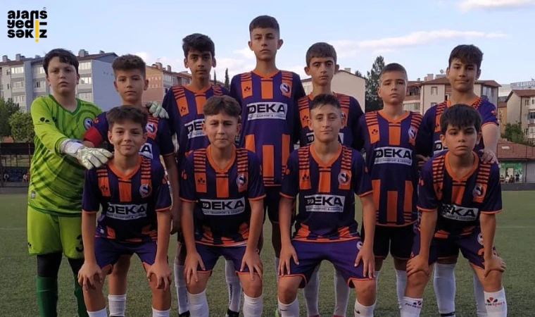 2023-2024 Futbol Sezonu Karabük U-13 Ligi’nde Safranboluspor şampiyon oldu.