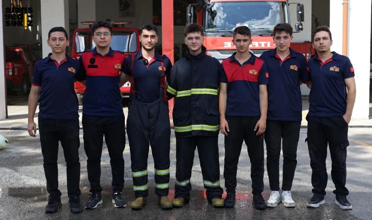 Safranbolu Belediyesi'nden stajyer itfaiyecilere acil durum tatbikatı yapıldı.