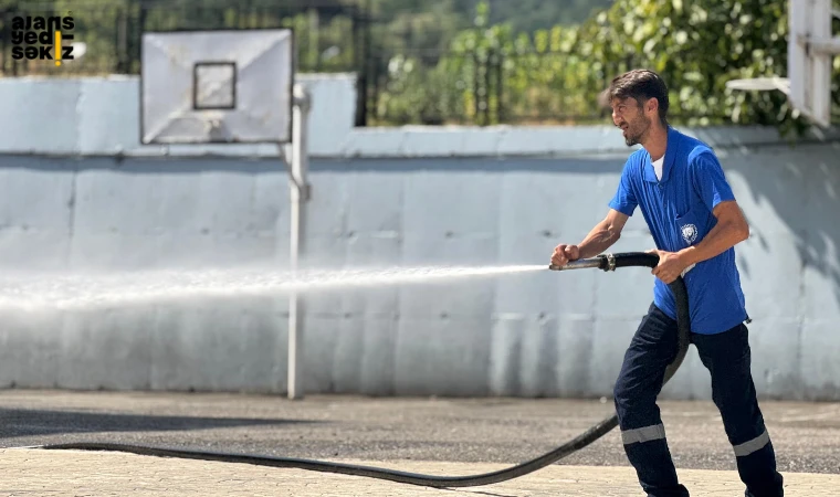 Karabük Belediyesi,okullarda kapsamlı temizlik çalışması başlattı.