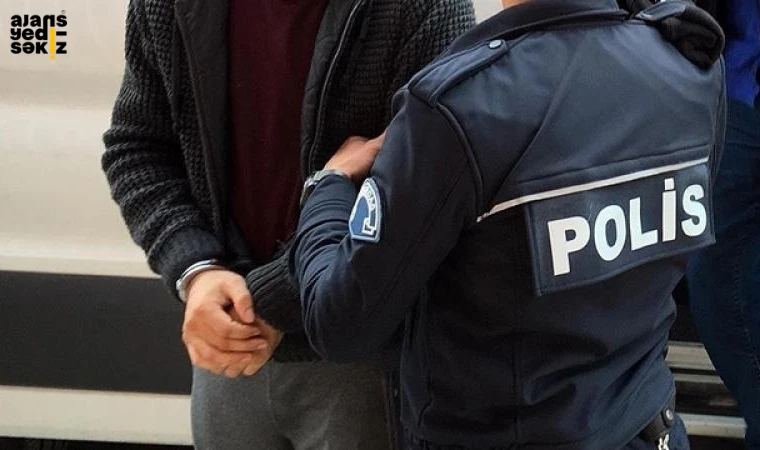 Polisin düzenlediği 2 ayrı operasyonda esrar ve sentetik hap ele geçirildi.