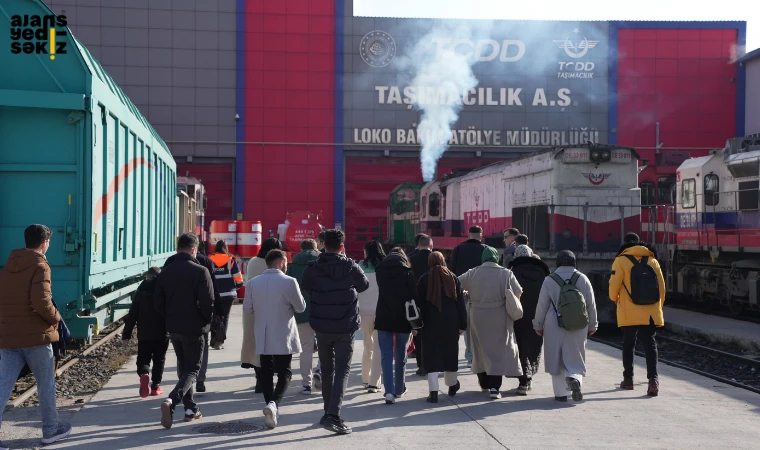 Gençler, Raylı Ulaşımı Yerinde İnceledi!