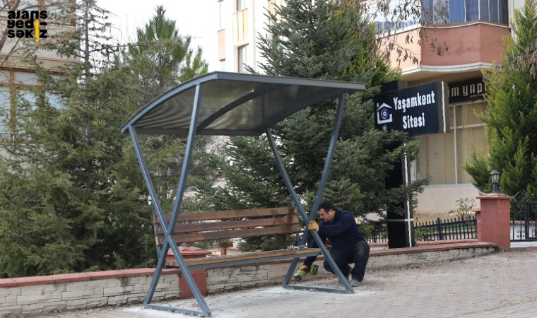 Safranbolu Belediyesi, şehir estetiği için atölyesinde bank üretimine başladı.