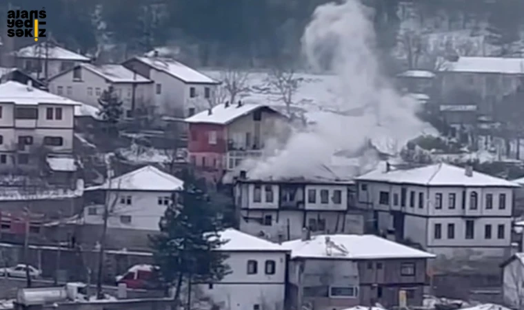 Safranbolu İsmetpaşa Mahallesi'nde çıkan yangında 150 yıllık konak alevlere teslim oldu.