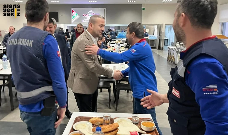 Özçelik İş Sendikası Emekçileri İftar Soflarında Yalnız Bırakmıyor!