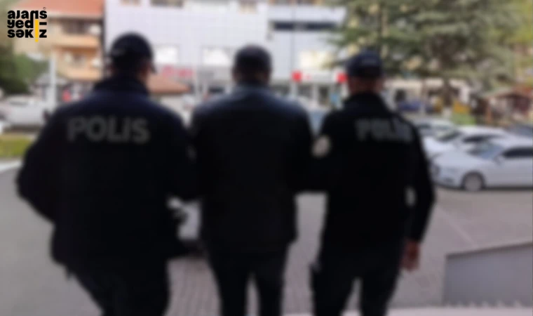 Gerçekleştirilen operasyonda ruhsatsız tabancalar ve yüzlerce mermi ele geçirildi.