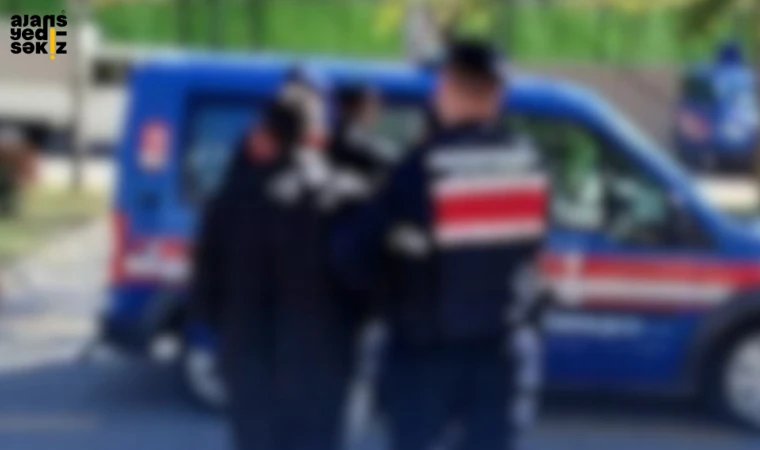3 şüpheli gözaltına alındı, uyuşturucu ve aparat ele geçirildi.