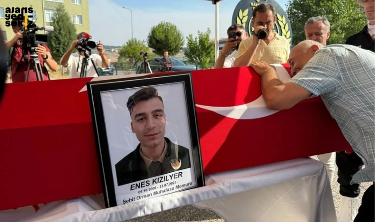 Enes Kızılyer, Karabük’te dualarla son yolculuğuna uğurlandı.