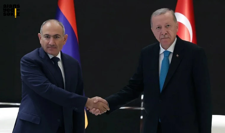 Erdoğan, Çin’de Ermenistan Başbakanı Nikol Paşinyan ile bir araya geldi.