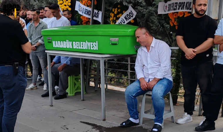 Hayatını kaybeden 17 yaşındaki Yağız Yıldız'ı binlerce kişi son yolculuğuna uğurladı.
