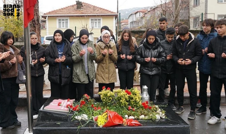 Batman'da terör saldırısında şehit olan öğretmen için tören düzenlendi.