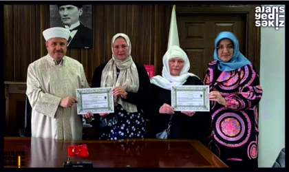 Ukrayna'lı Anne ve Kızı İslamiyet'i Seçti!