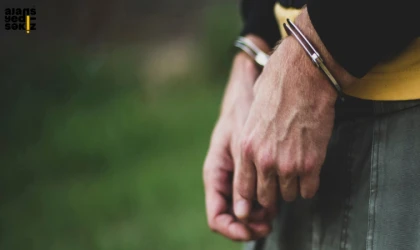 Jandarma ekipleri ruhsatsız silahlarla birlikte şüphelileri ele geçirdi.
