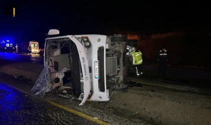 Kastamonu'da devrilen midibüsteki 1 kişi hayatını kaybetti, 23 kişi yaralandı.