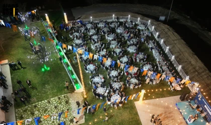 2.000 kişinin katıldığı iftar programında birlik ve beraberlik mesajları verildi.