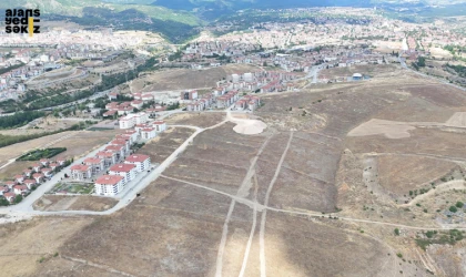 Barış Mahallesi’ndeki yol açma çalışmaları 2 kilometrelik yeni güzergâhla başladı.
