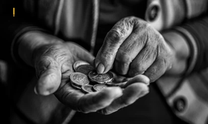 4 kişilik ailenin açlık sınırı 27 bin 111, yoksulluk sınırı 88 bin 310 lira oldu.