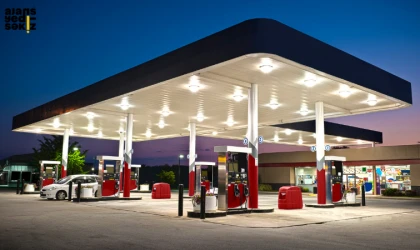 Bu gece yarısından itibaren geçerli olmak üzere motorinin litresine 1 lira 77 kuruş indirim gelecek.